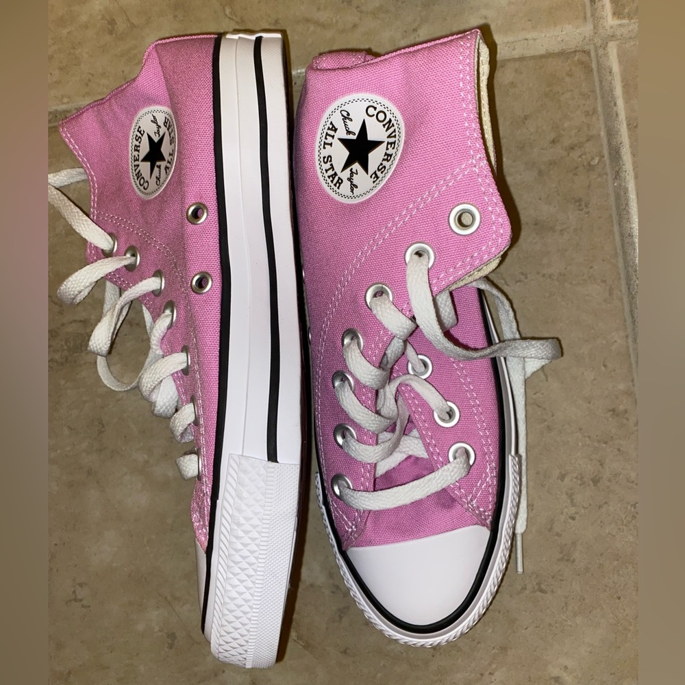 Pink Converse - Picture 2 of 3